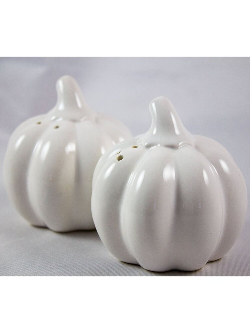 White Ceramic Pumpkin Salt & Pepper Set Thanksgiving Holiday Table New Stoppers
